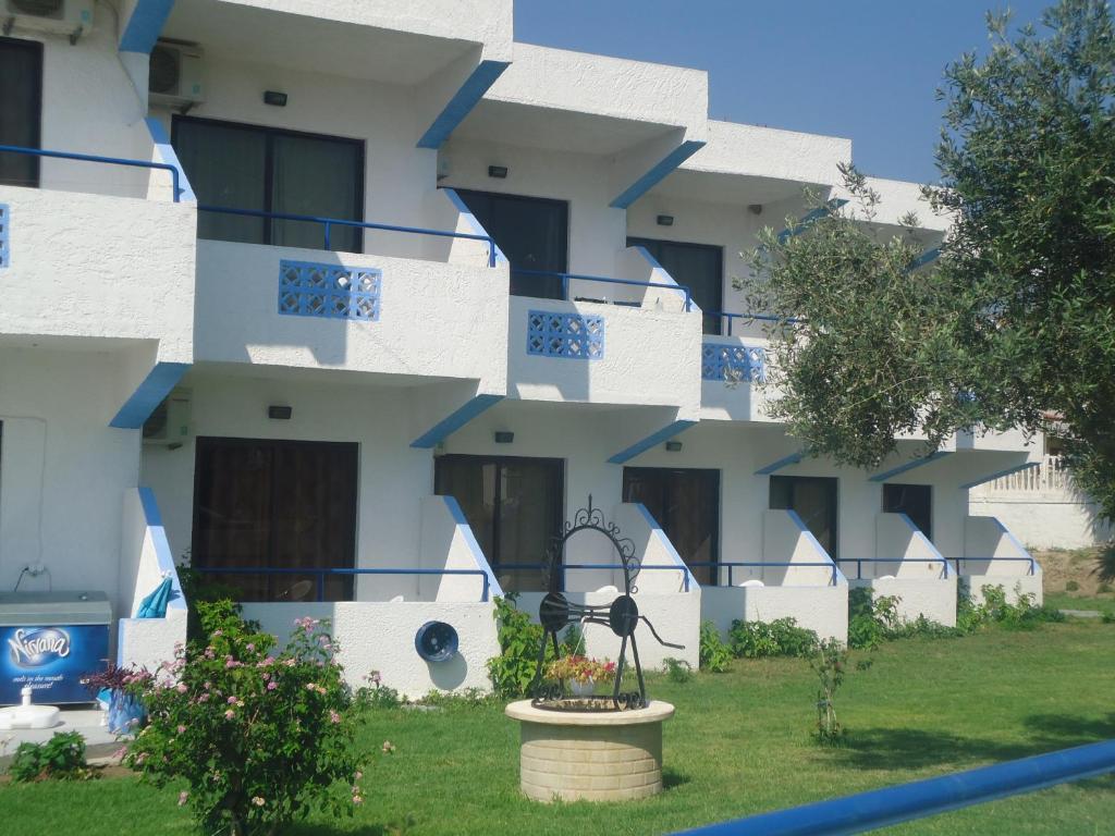 Eleni'S Apartments Афанту Экстерьер фото